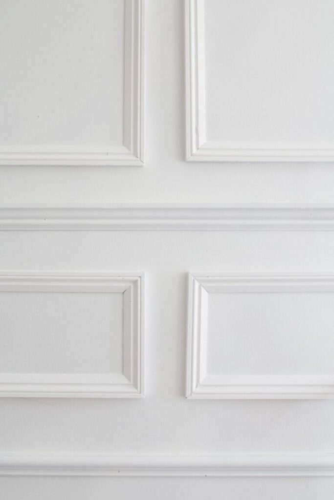 Kuidas luua efektset liistuseina kodus? Millega peaks arvestama? Jeweled Interiors 5 Moulding Tricks To Give Height To Your Ceilings ORC Wk 2 ⋆ Jeweled Interiors 2 683x1024