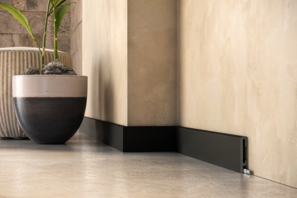 põrandaliist pf080b (ral9004), liistupood, liistud, põrandaliistud, kulumiskindlad liistud, tugevad liistud, parimad liistud