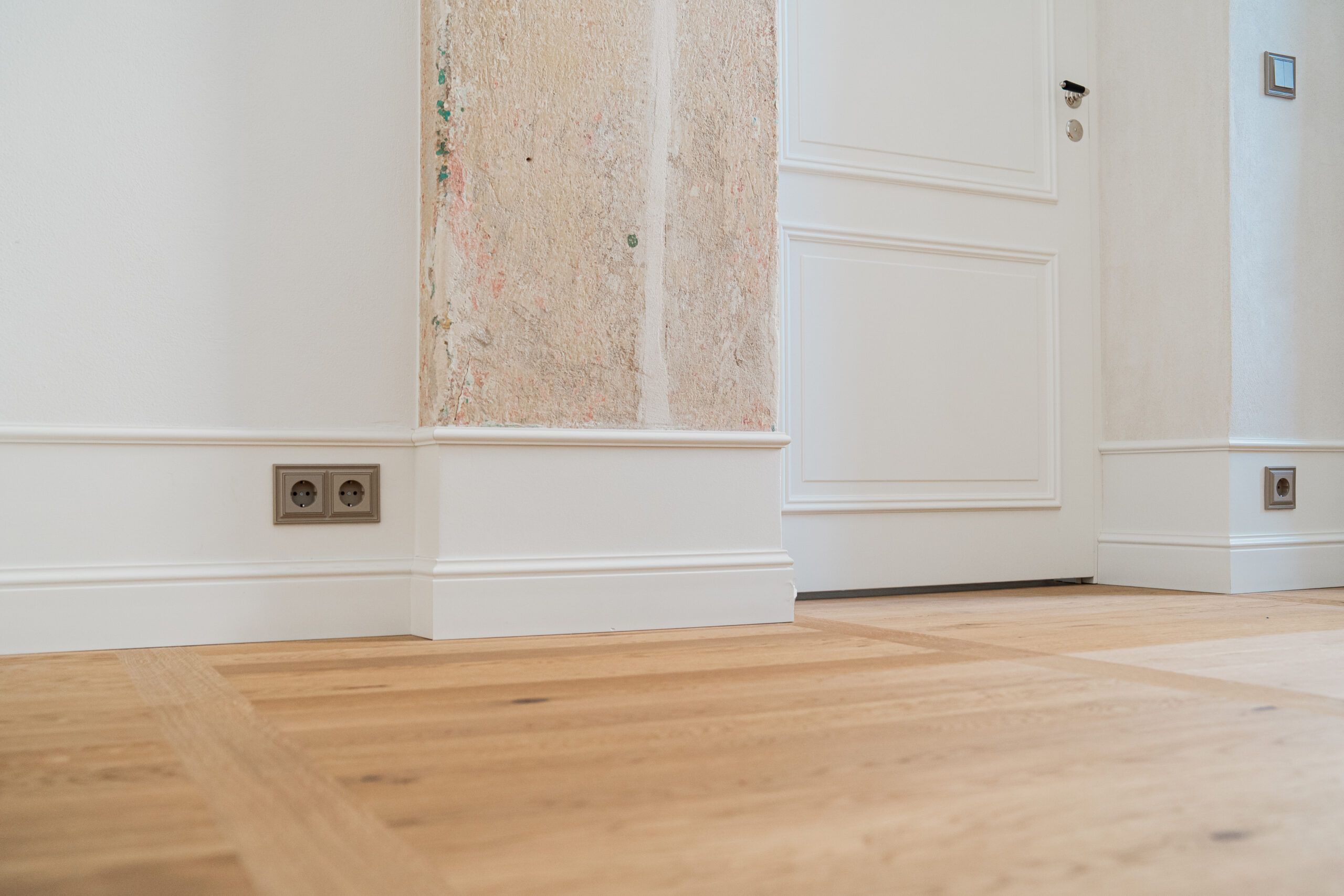 komposiitliistud dekoratiivliistud siseviimistlus liistud laeliistud seinte liistud kvaliteetsed liistud komposiitliist interjööris interjööri liistud vastupidavad liistud liistupood.ee, põrandaliistud, eesti liistud, parimad liistud