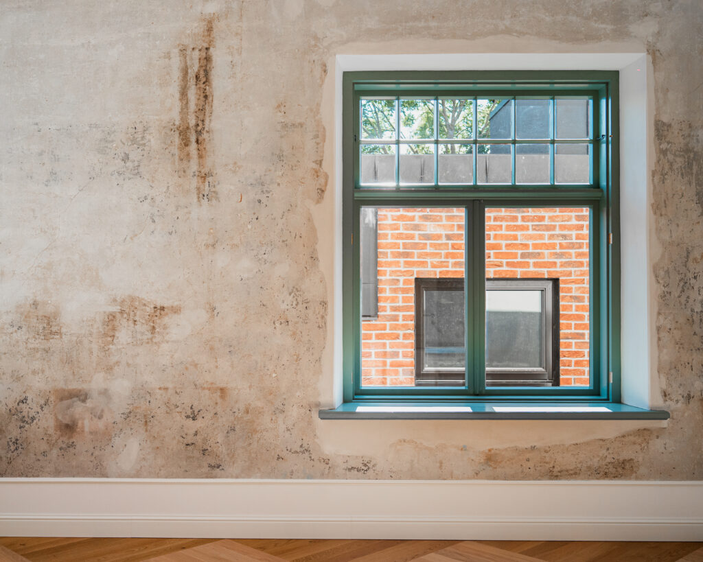 kolmene liistulahendus, põrandaliistud, põranda liistud, klassikalised liistud, head liistud, parimad liistud, seinaliistud, laeliistud, paneelindus, liistusein