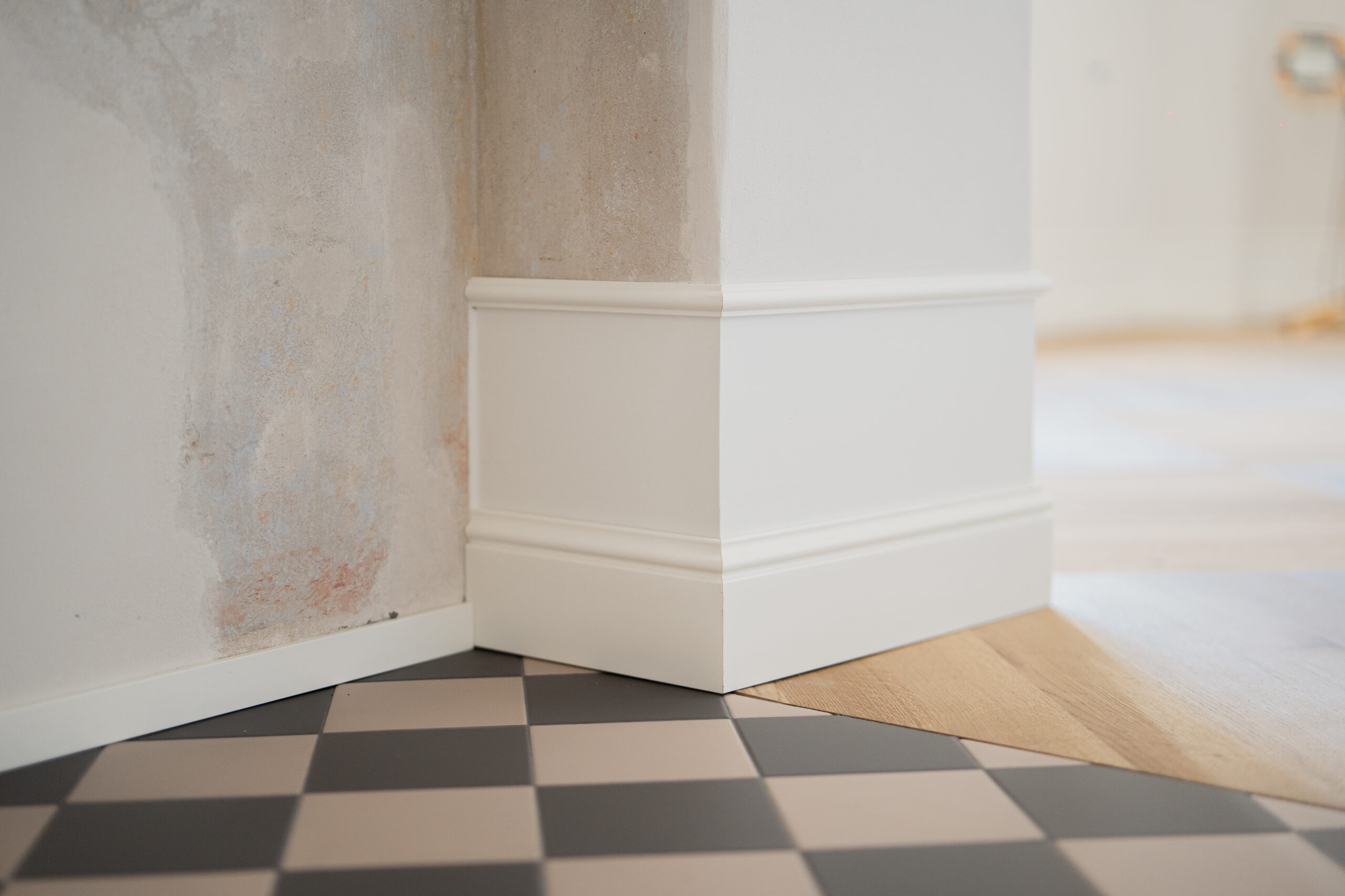 Liistud, liistu üleminek, põranda liistud, villa dolli liistud, seinaliistud, seinapaneelid, liistud head, parimad liistud, komposiitliistud.